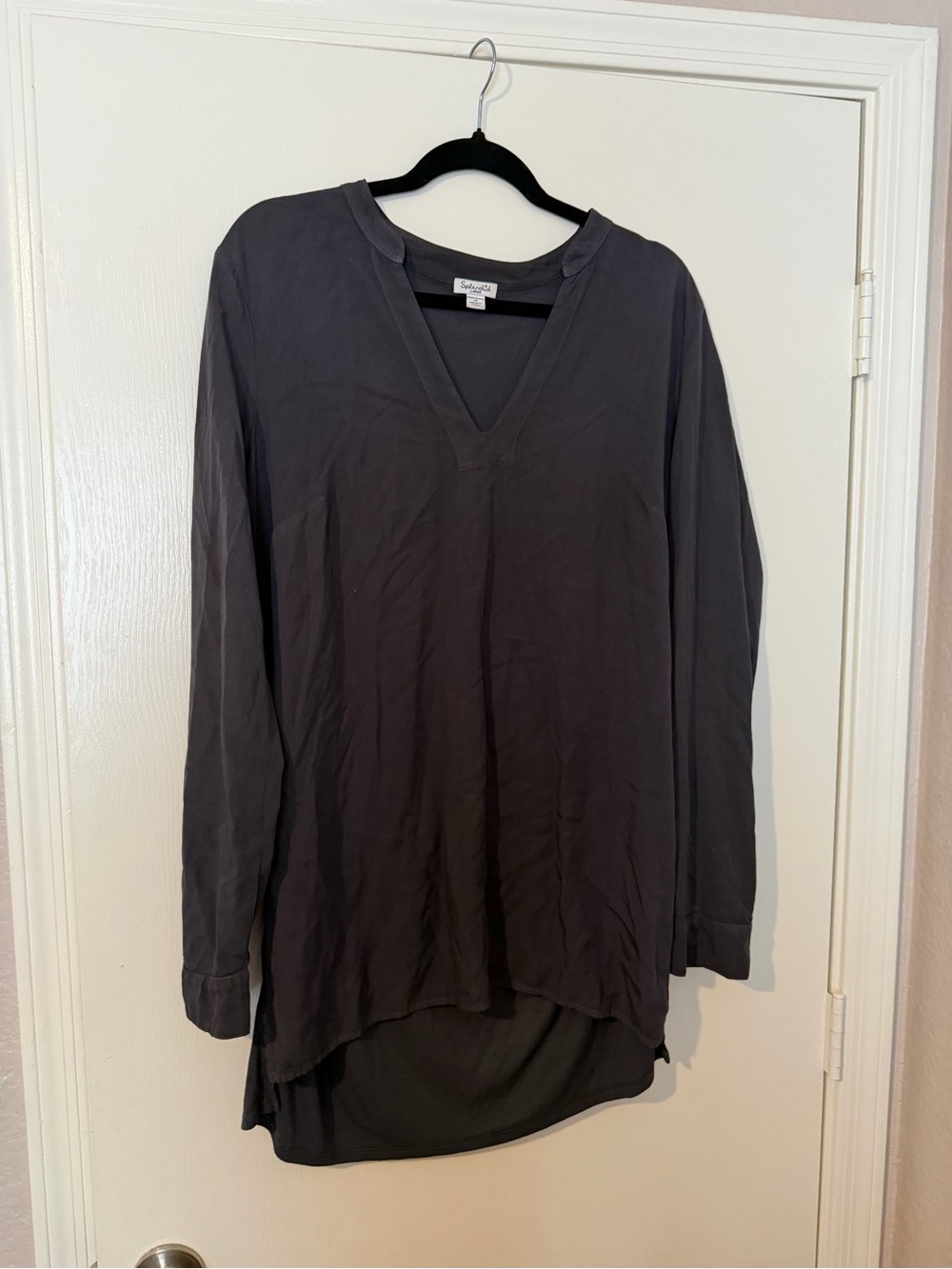 Splendid Charcoal V-Neck Long-Sleeve Tunic Top